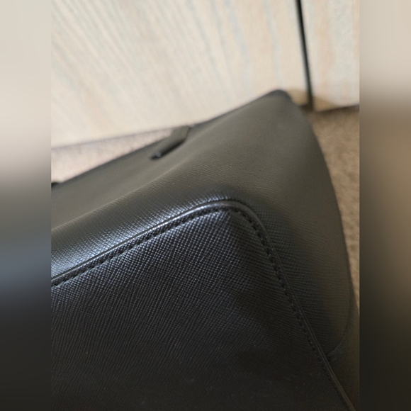 Kate Spade Large FlashGlitter. Retail$359 Like new - Picture 8 of 16